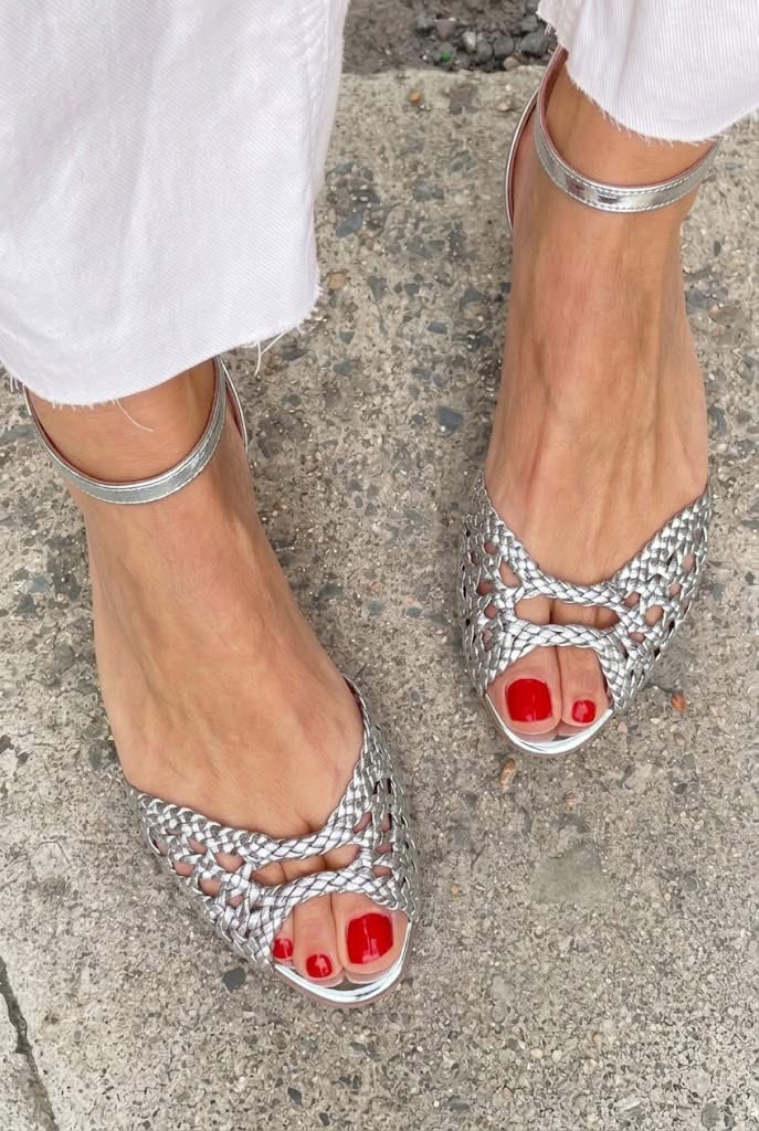 Florencia | Woven Metallic Flat Sandals