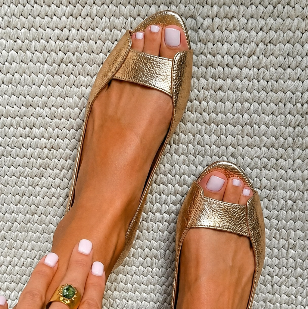 Delpha | Flat Sandal Champagne Gold