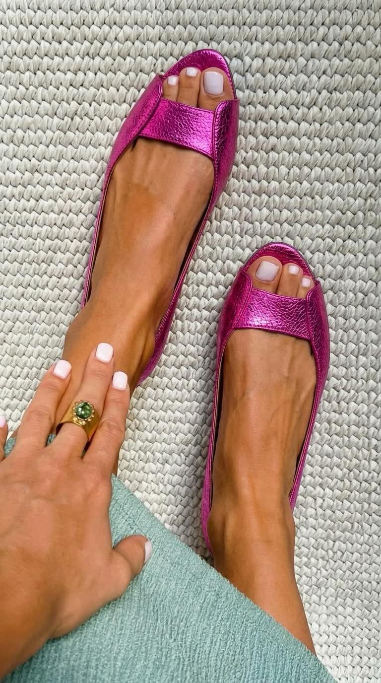 Delpha | Flat Sandal Champagne Gold