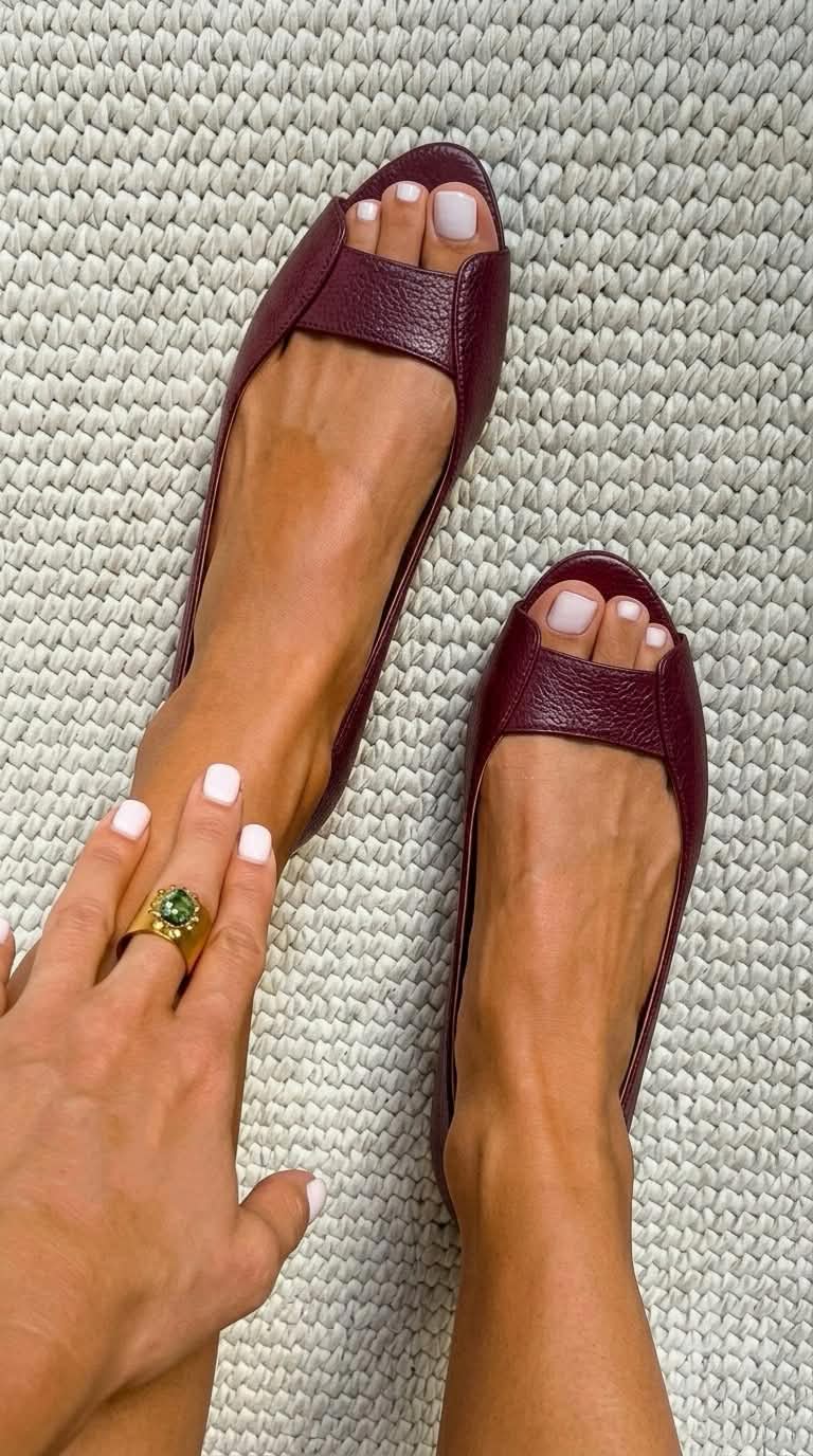 Delpha | Flat Sandal Champagne Gold